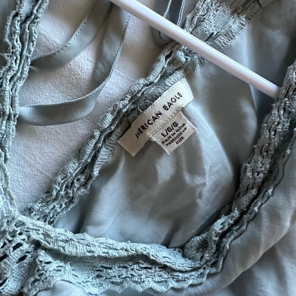 AE LACE FLUTTER-SLEEVE BLOUSE SIZE LARGE - Picture 3 of 3